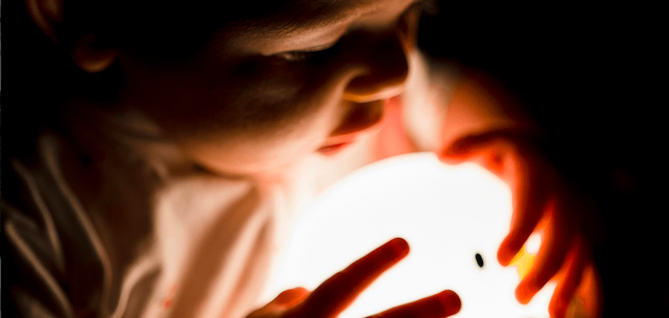 4 astuces pour accompagner votre enfant face à la peur du noir ou des monstres ?